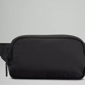 Lululemon belt bag mini